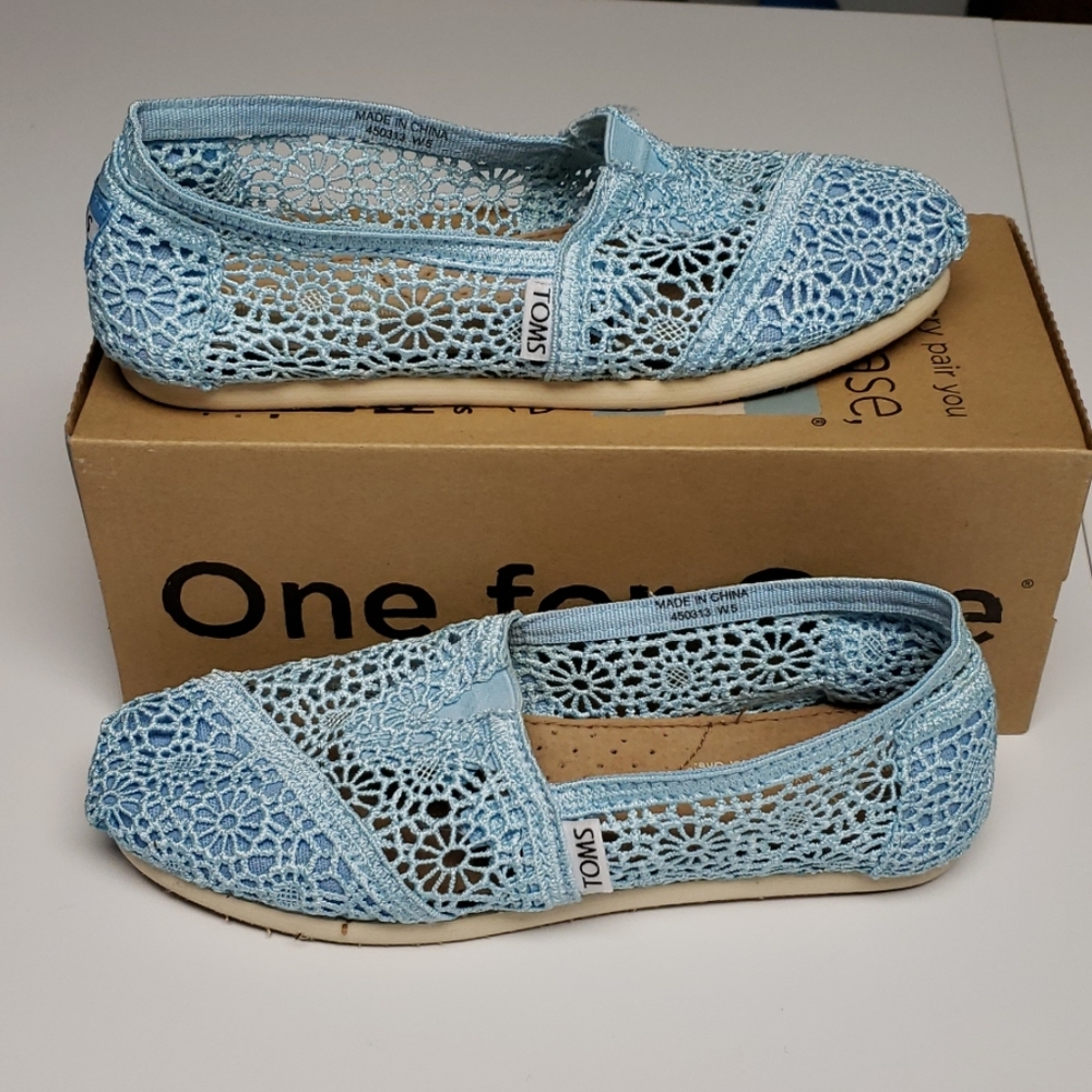 TOMS baby blue lace flats